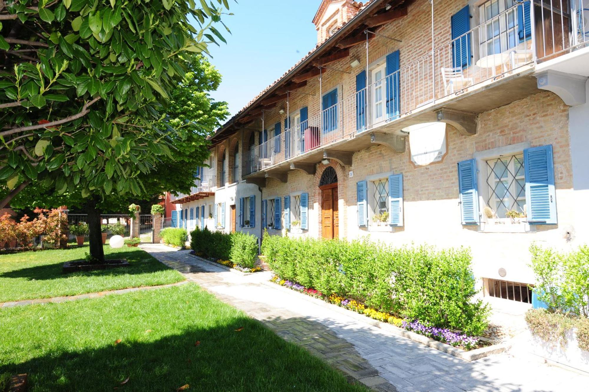 La Madernassa Resort - Casalora Dimora Storica Di Charme Guarene Exterior photo